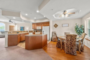 Branson Condo at Thousand Hills Walkin with Elevator Golf Front and close to 76